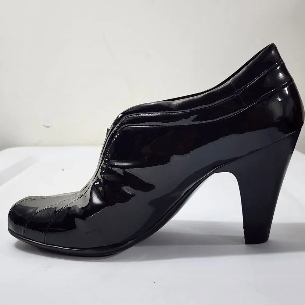 Sofft Fortuna Black Patent Leather Boot Bootie Size 8 Block High Heel Almond Toe