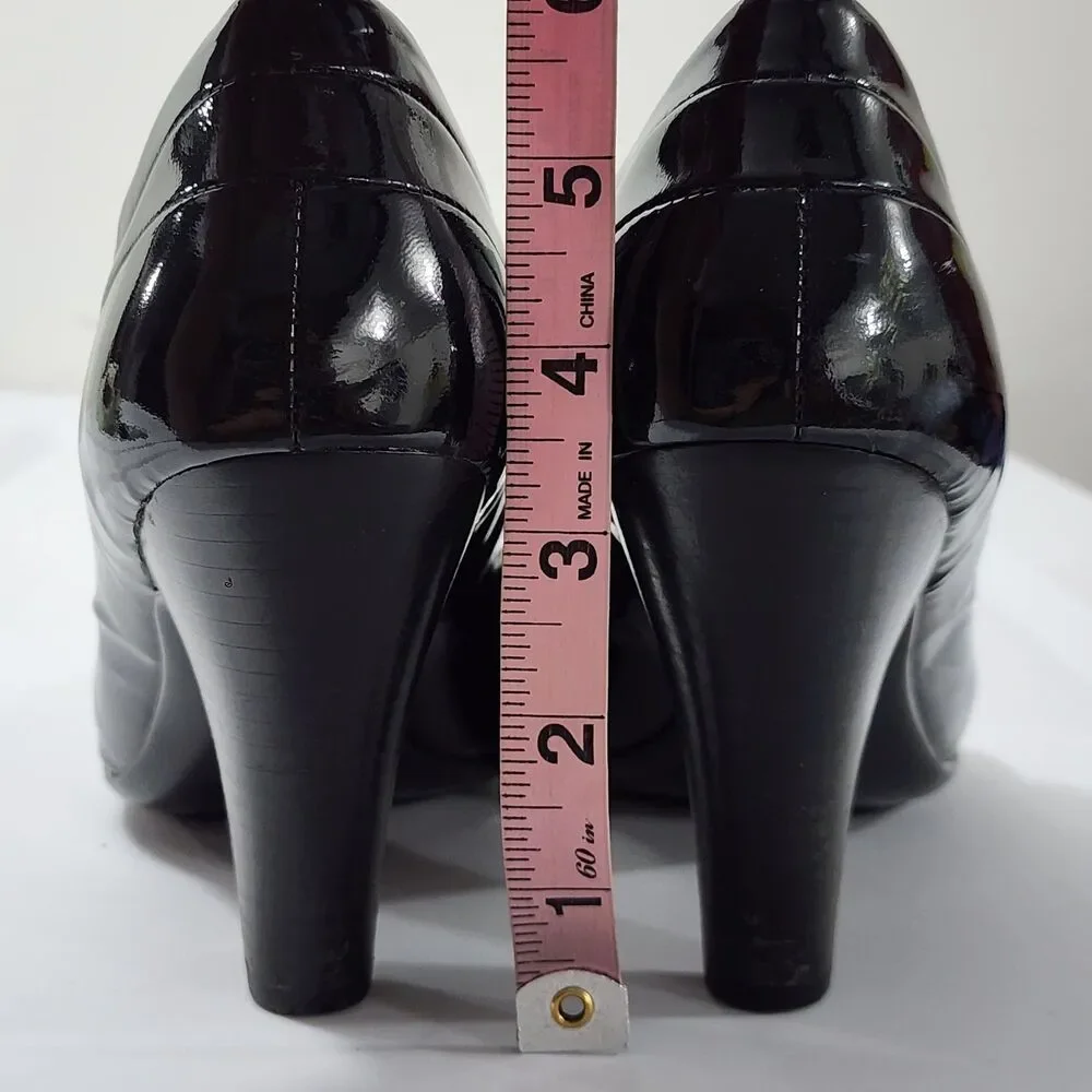 Sofft Fortuna Black Patent Leather Boot Bootie Size 8 Block High Heel Almond Toe