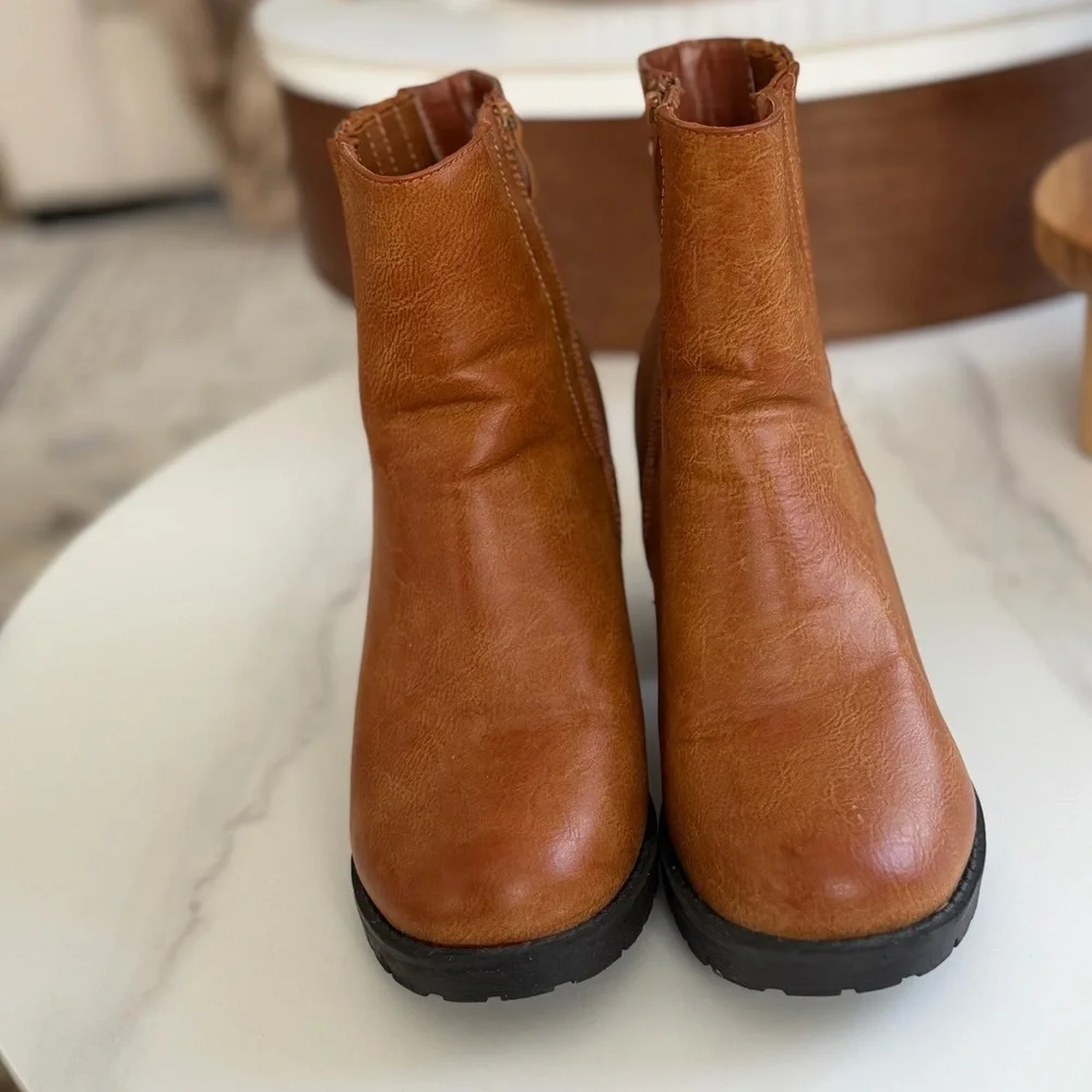 Elegant Tan Ankle Boots