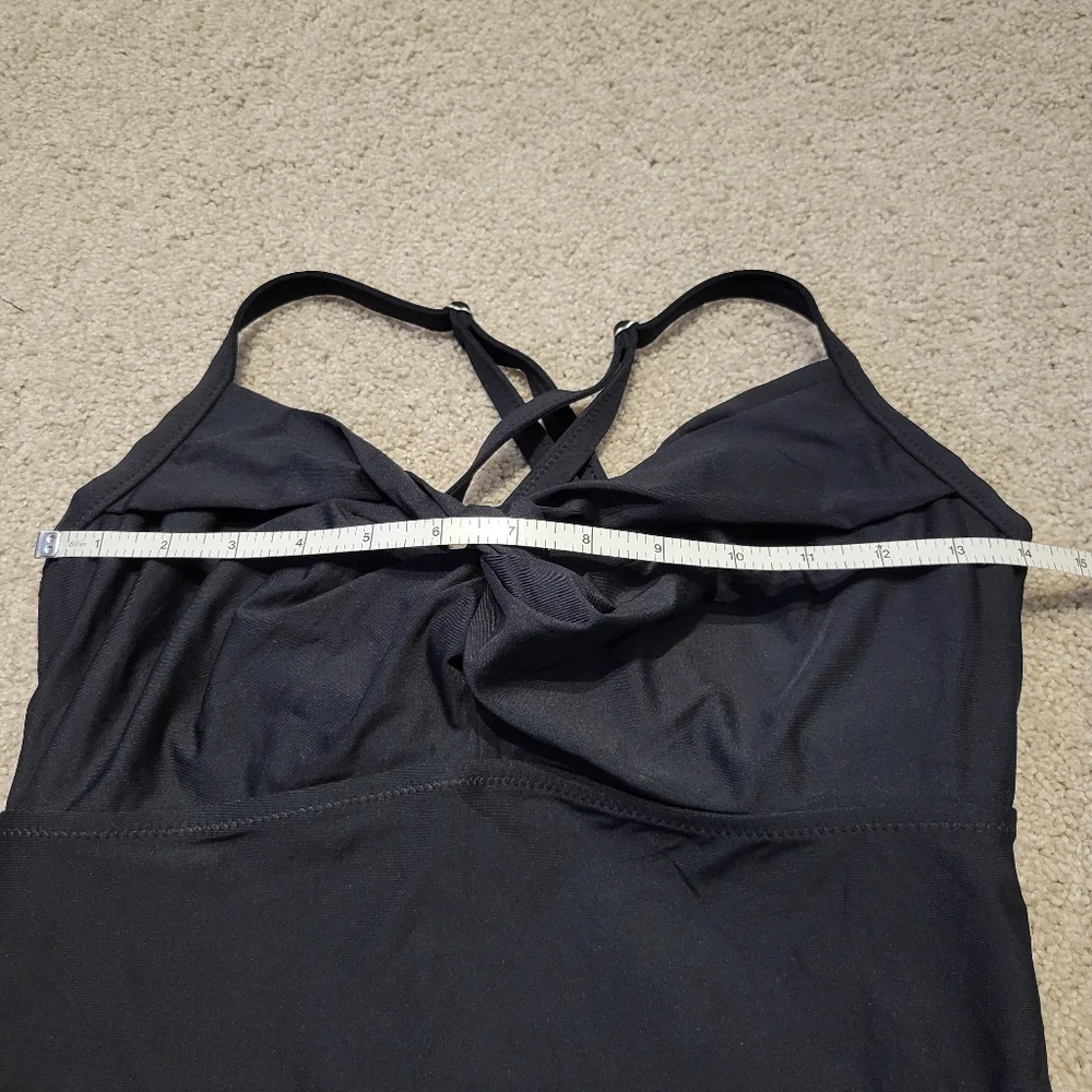 Athleta twist up