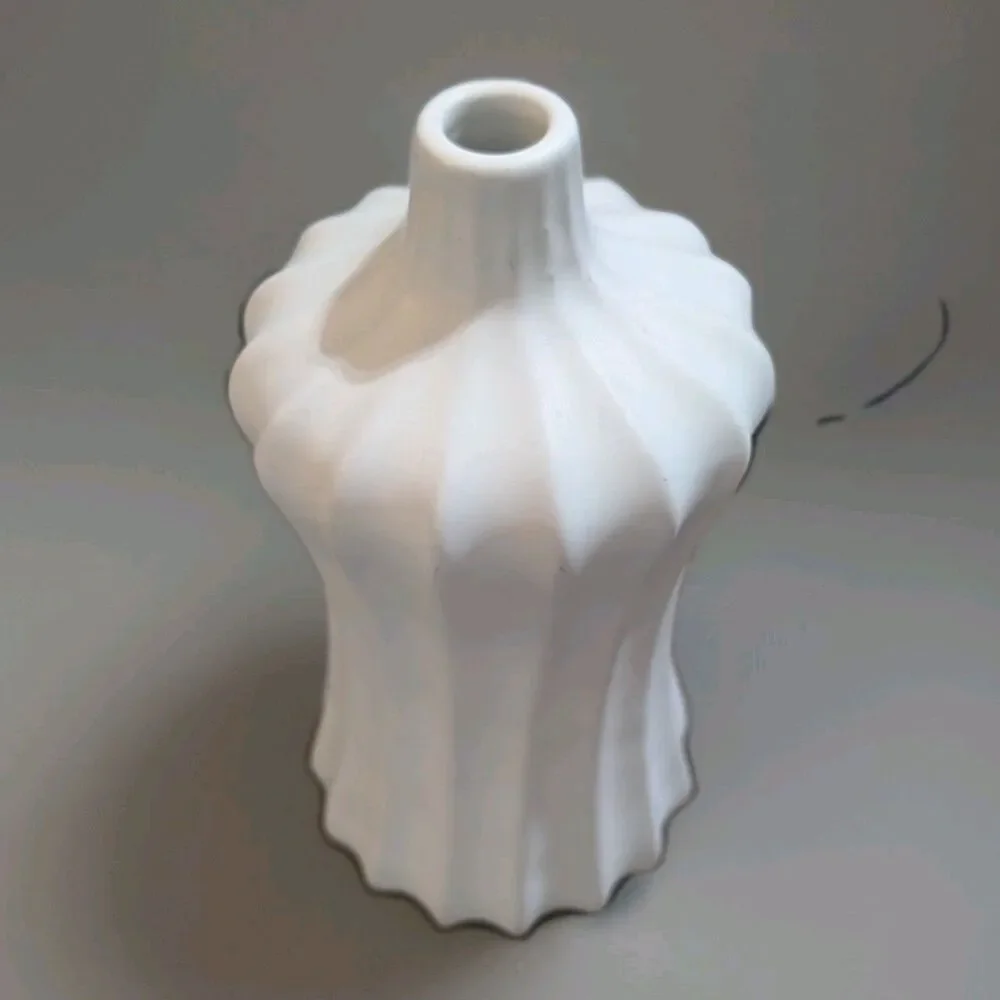 Jonathan Adler stunning highly