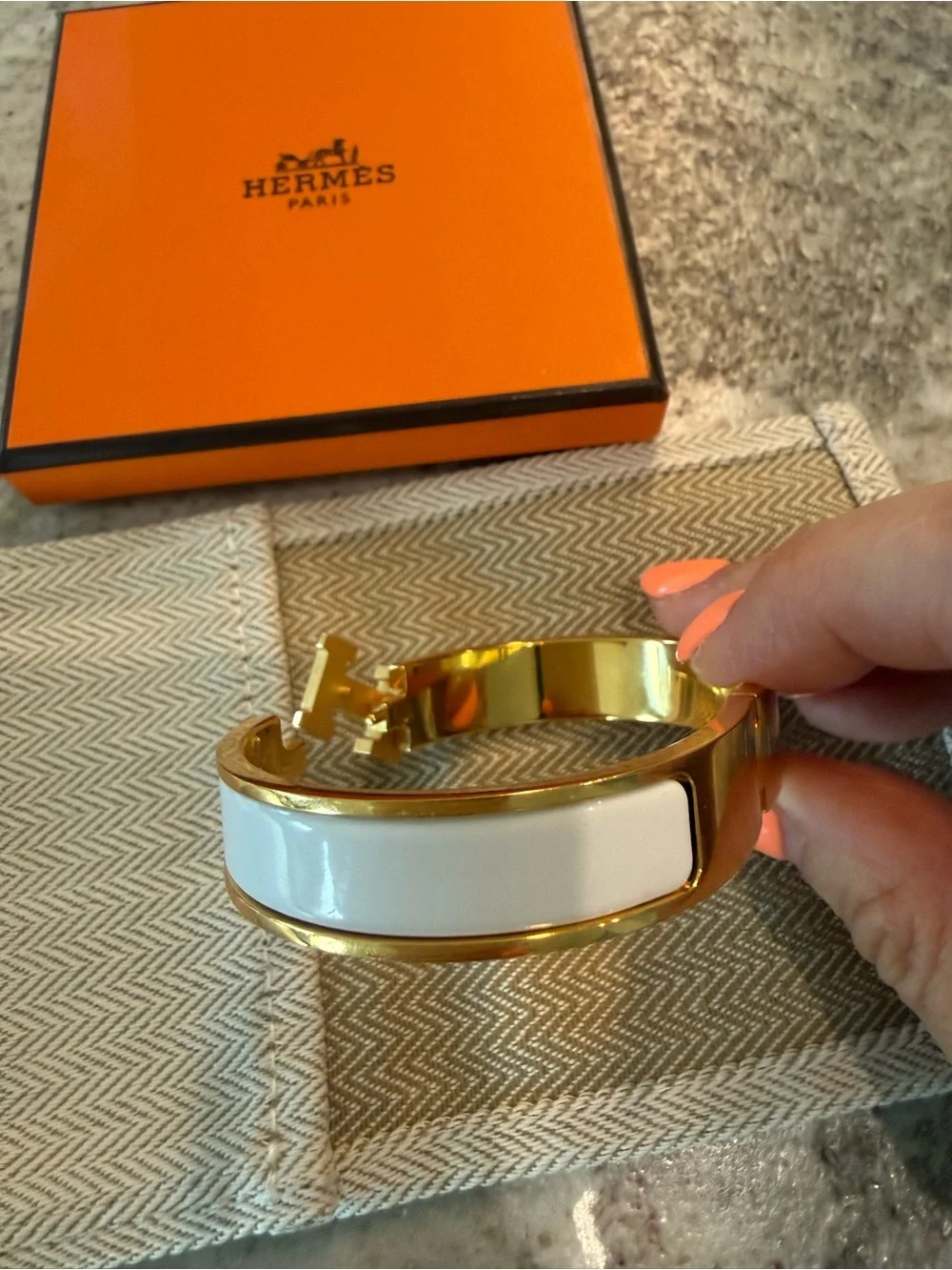 Hermes hermés hinged