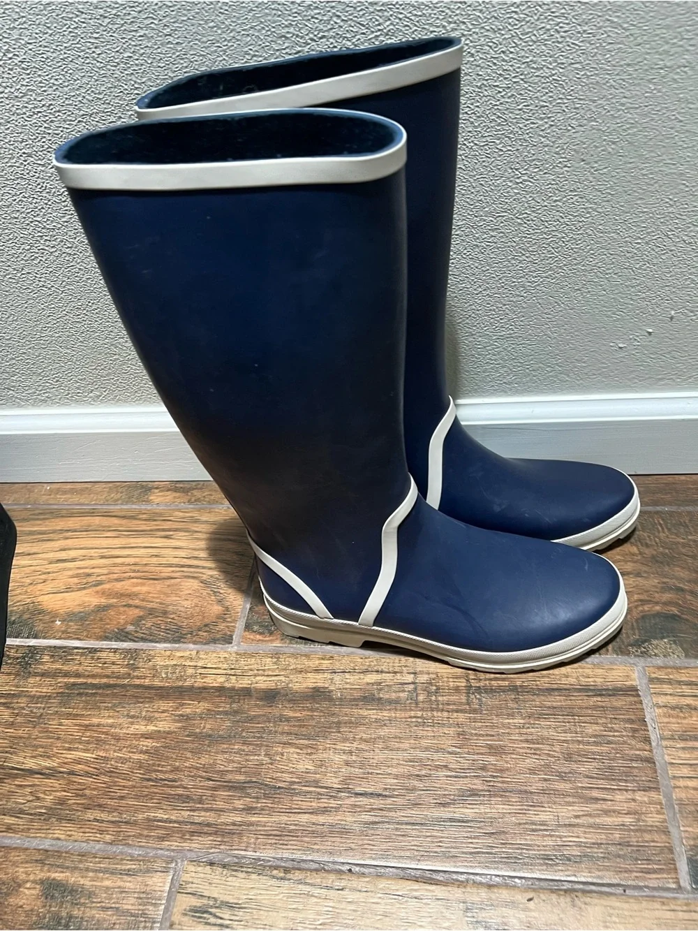 J. Crew Navy Rubber Tall Rain Boots with White Trim brand new size 10