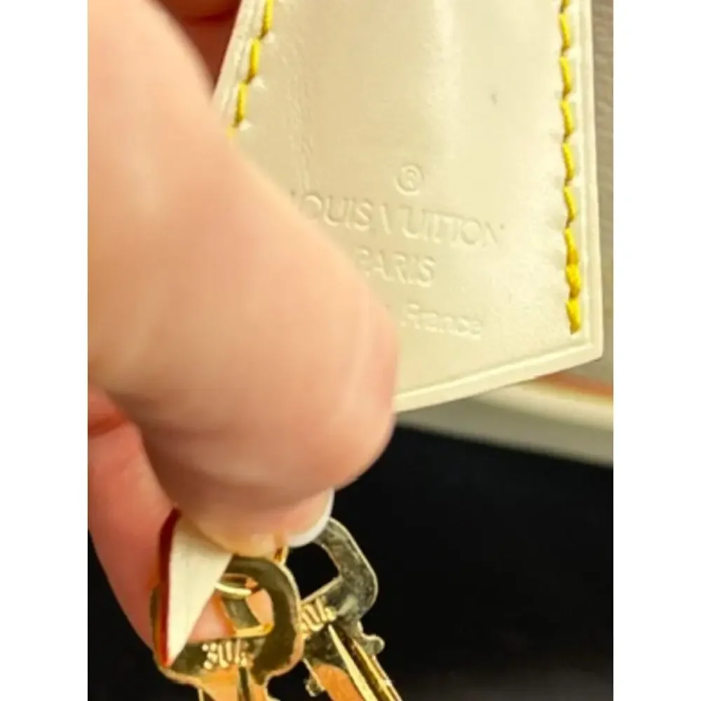Louis Vuitton | Lockit PM | Suhali Leather | Blanc | VINTAGE - Quiet Luxury