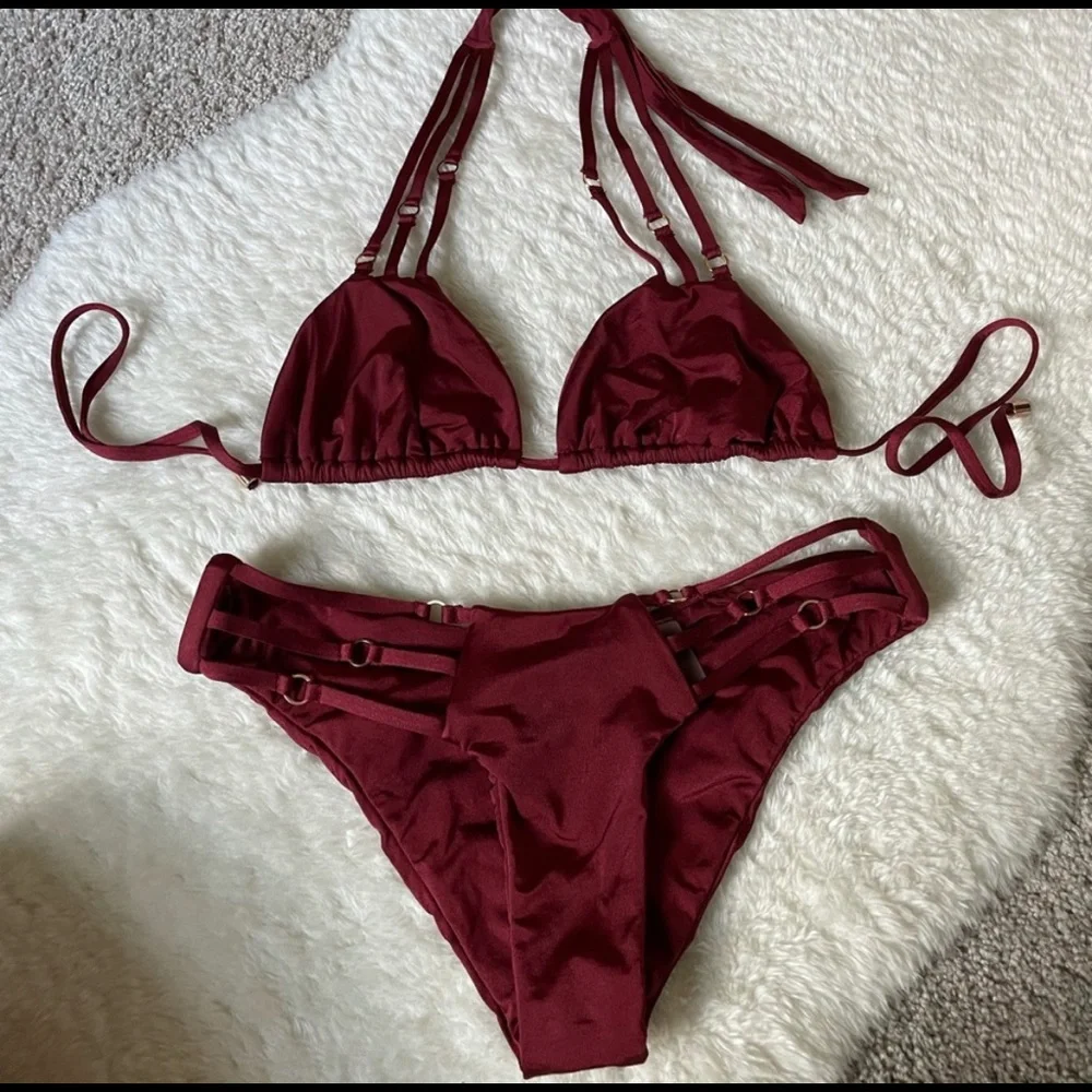 Beach Bunny burgundy triangle