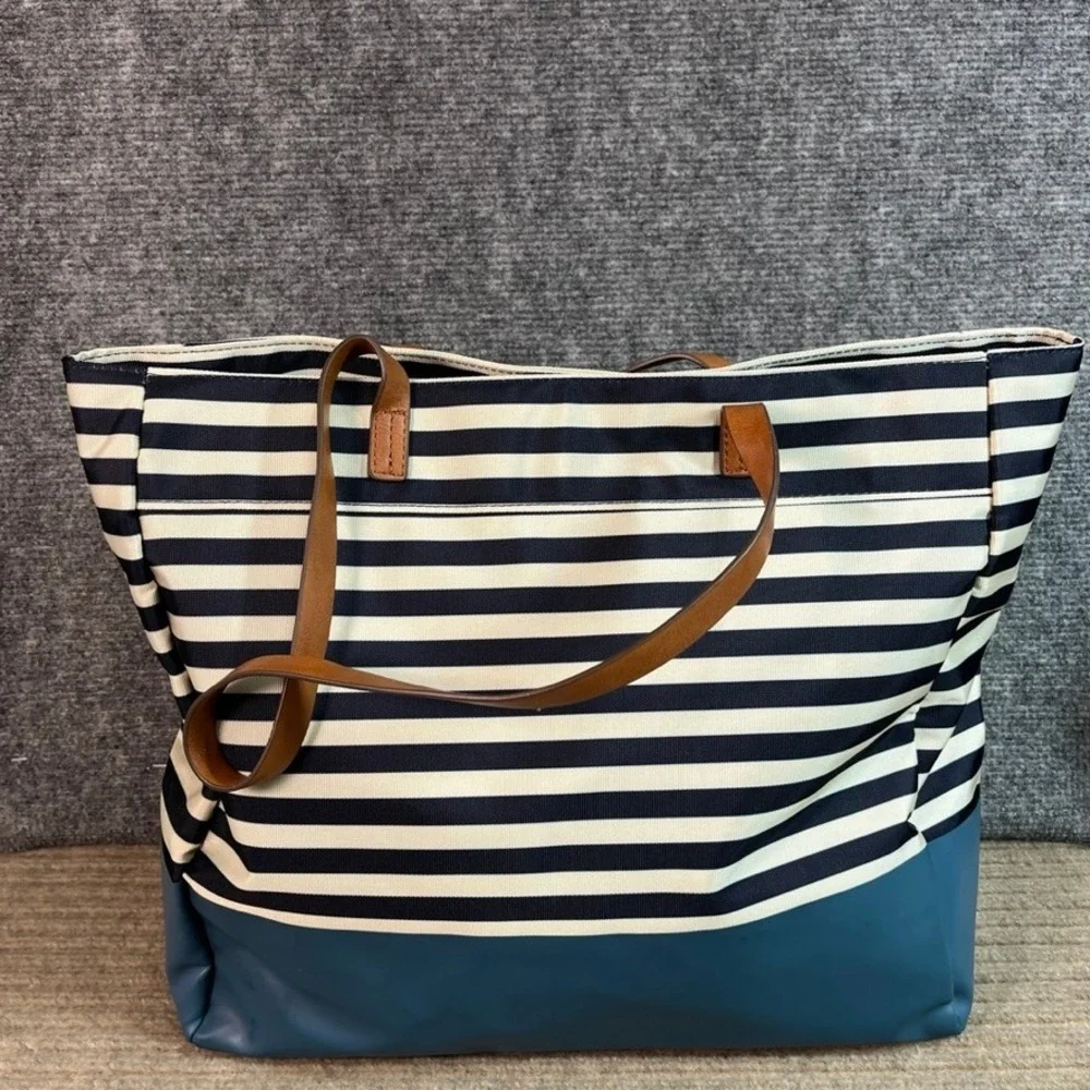 Nautica base brand beach