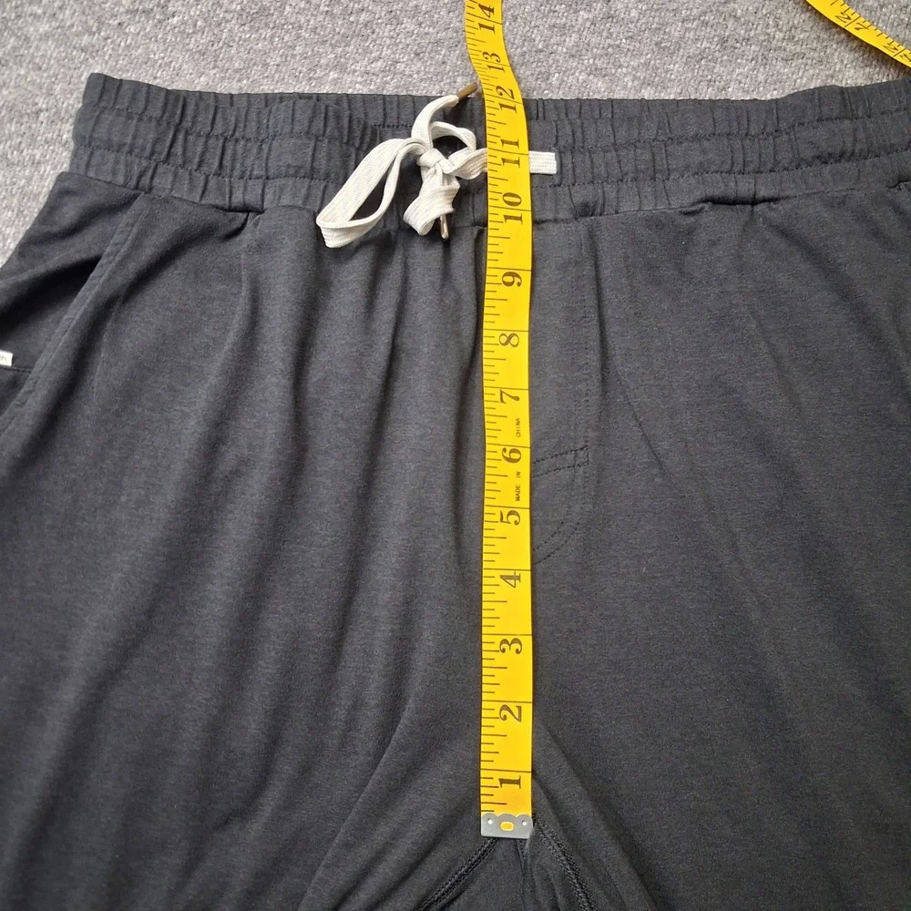 Vuori performance joggers