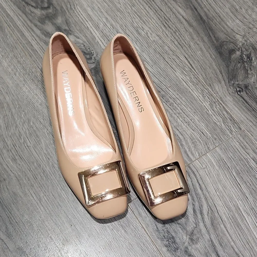 NWOT Patent Nude Gold Buckle Chunky Heels