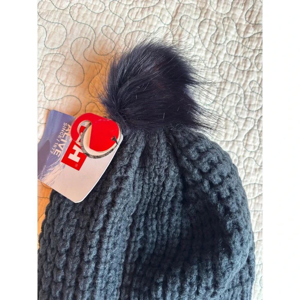 Helly Hansen W Snowfall Beanie Navy Blue Ribbed Knit Faux Fur Pom Hat