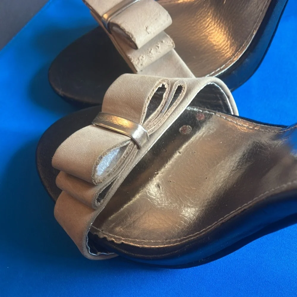FINAL MARKDOWN Steve Madden Black and Gold Women's Heels 9 brand new