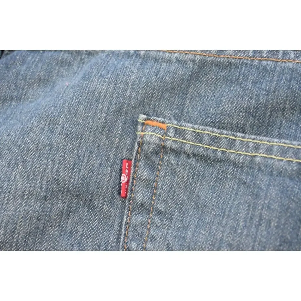 Levis color blue 
