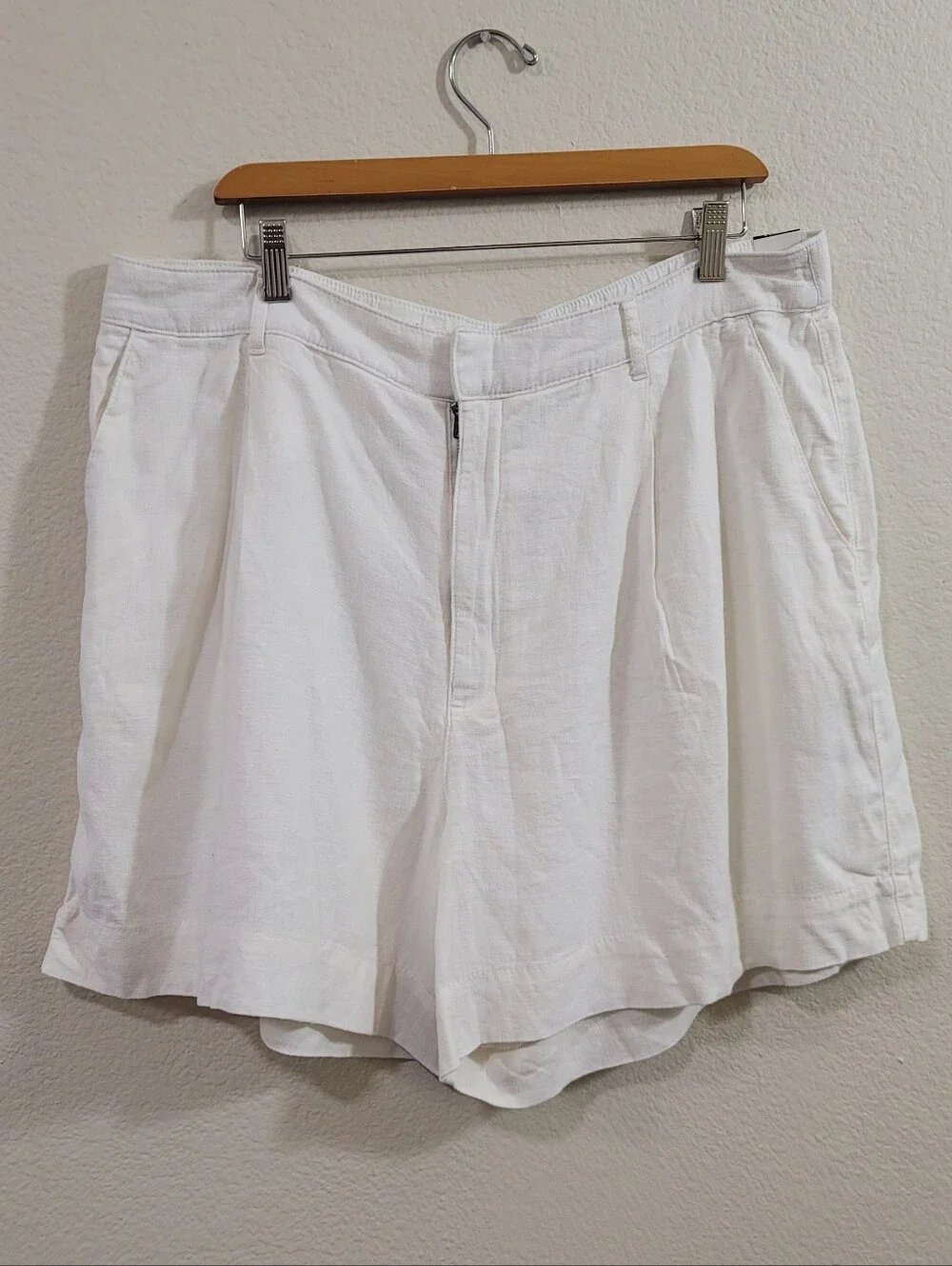NWT Abercrombie Linen Blend Shorts White XL Pleated Pockets
