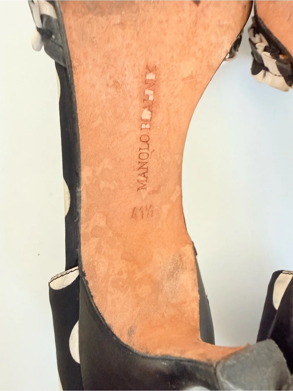 Manolo Blahnik Vintage Black White Polka Dot Ruffle D’Orsay Pumps 41.5