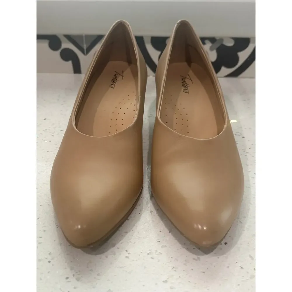 Trotters step out