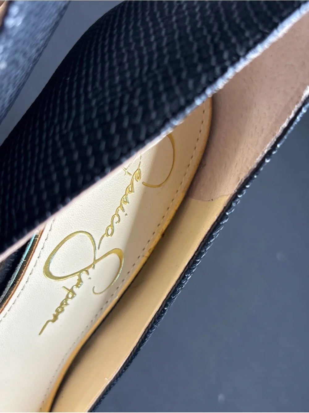 Jessica Simpson pointed comfort