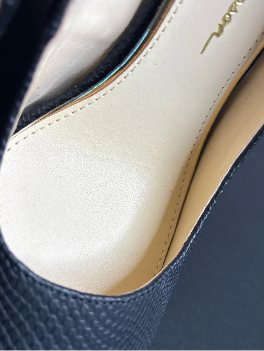 Jessica Simpson like toe black