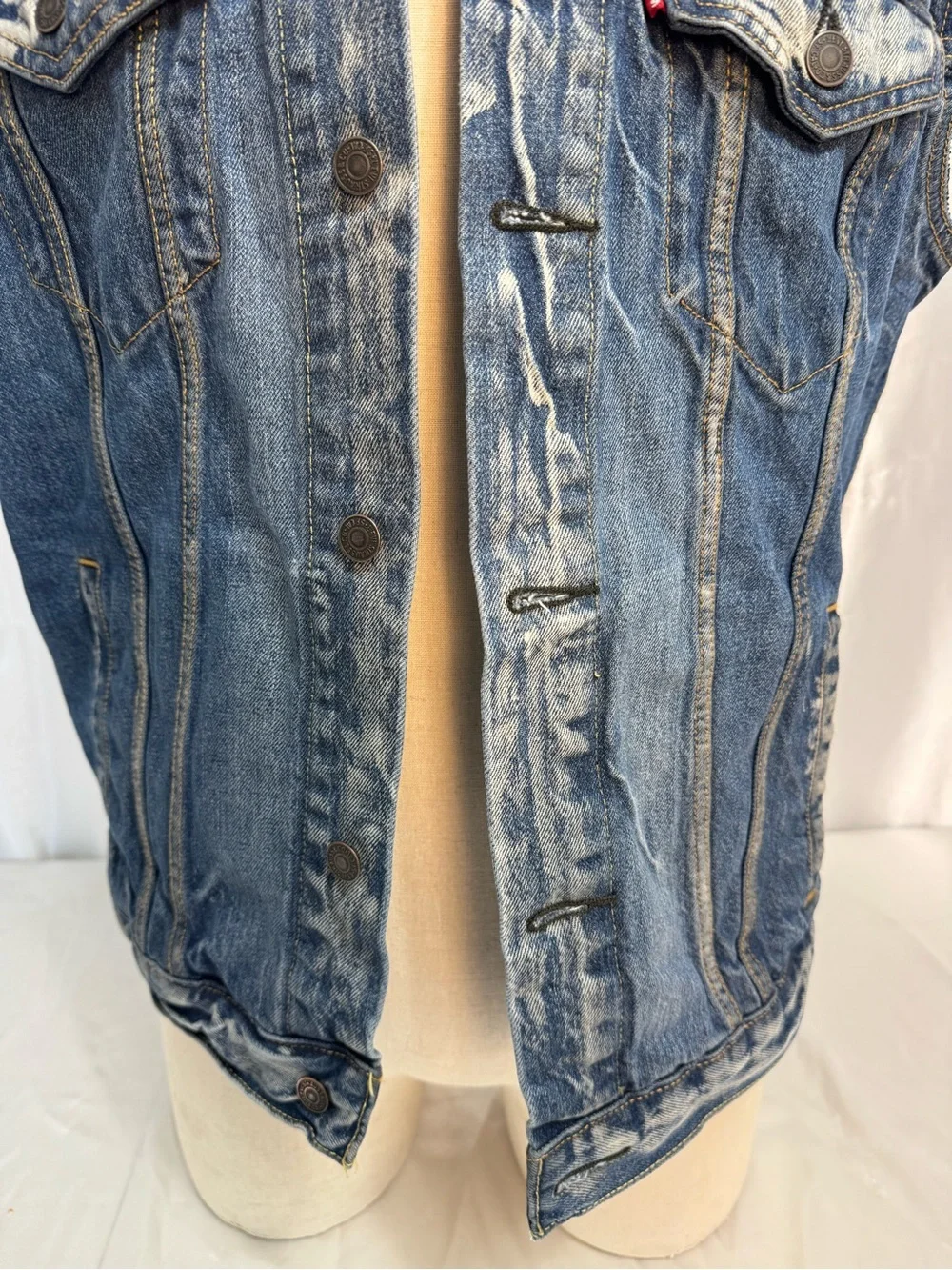 Levi’s Denim Trucker Vest Distressed Faded Wash
