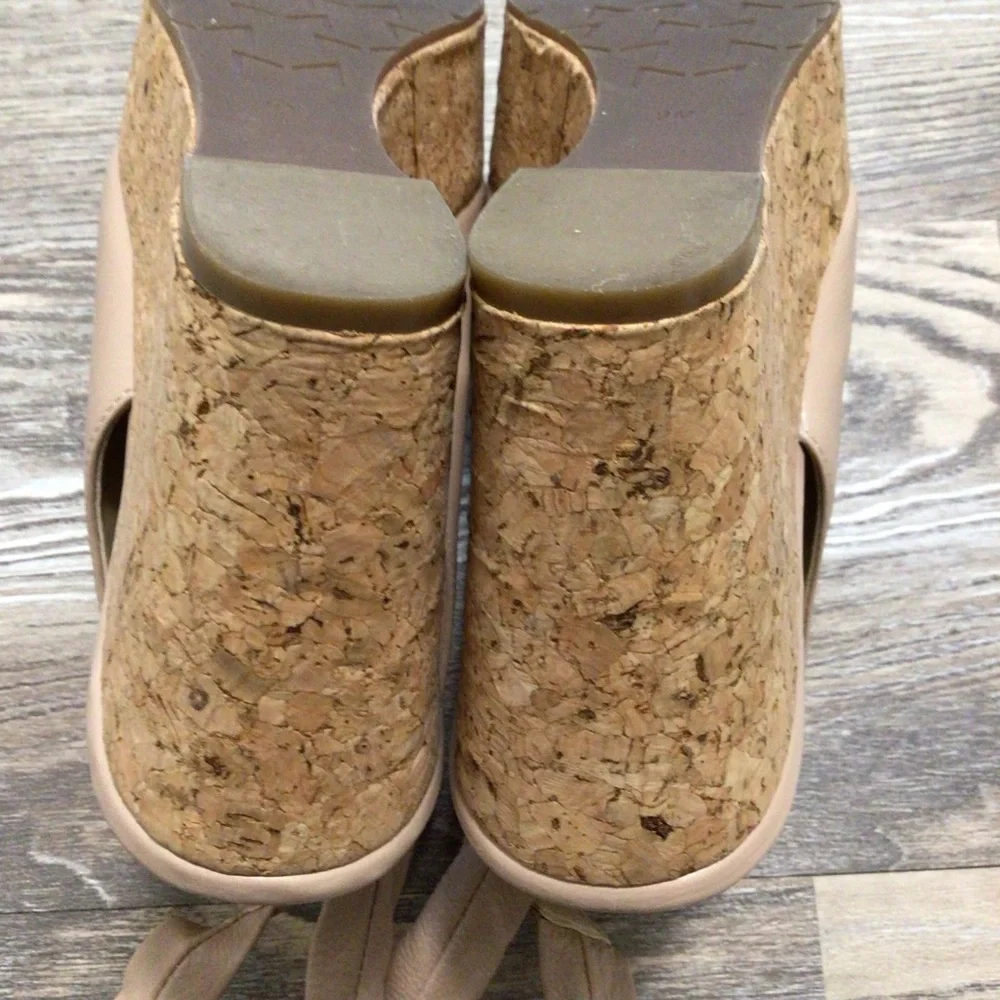 Marc Fisher LTD Tan Leather Cork Platform Sandals 9