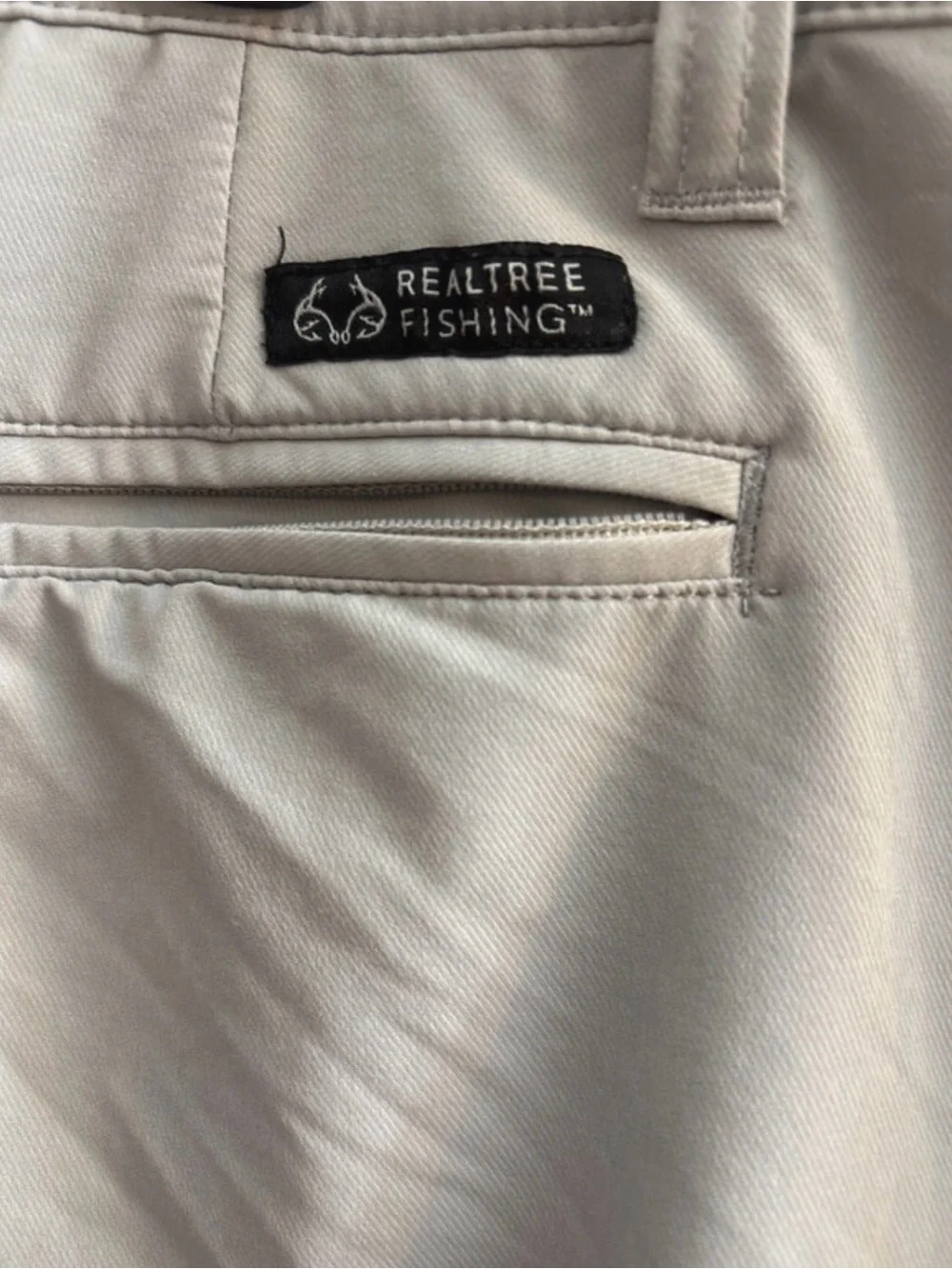 Realtree Fishing Men's Cargo Shorts - Black and Light Gray
