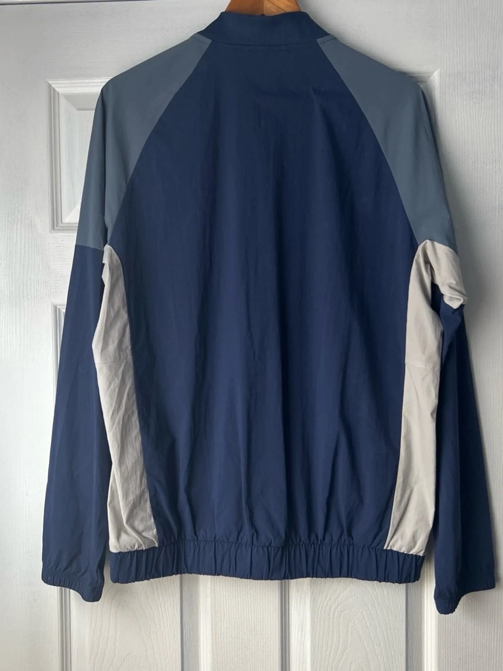 adidas logo full light