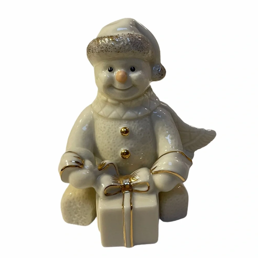 Lenox snowy gift