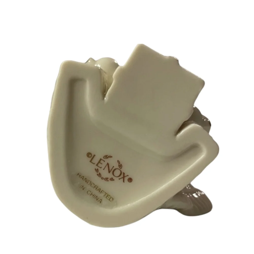 Lenox snowy gift