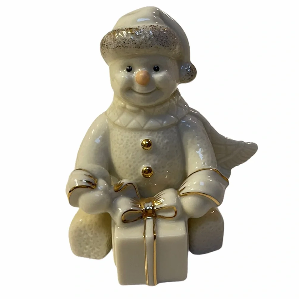 Lenox snowy gift
