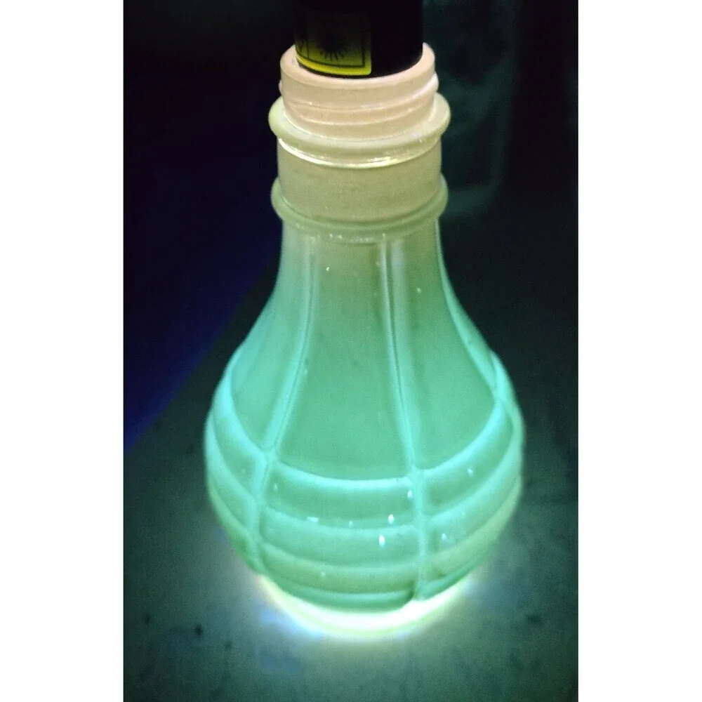 Vintage Jadeite Uranium Glass Powder Jar Shaker Base Art Deco 4” UV Reactive Glo