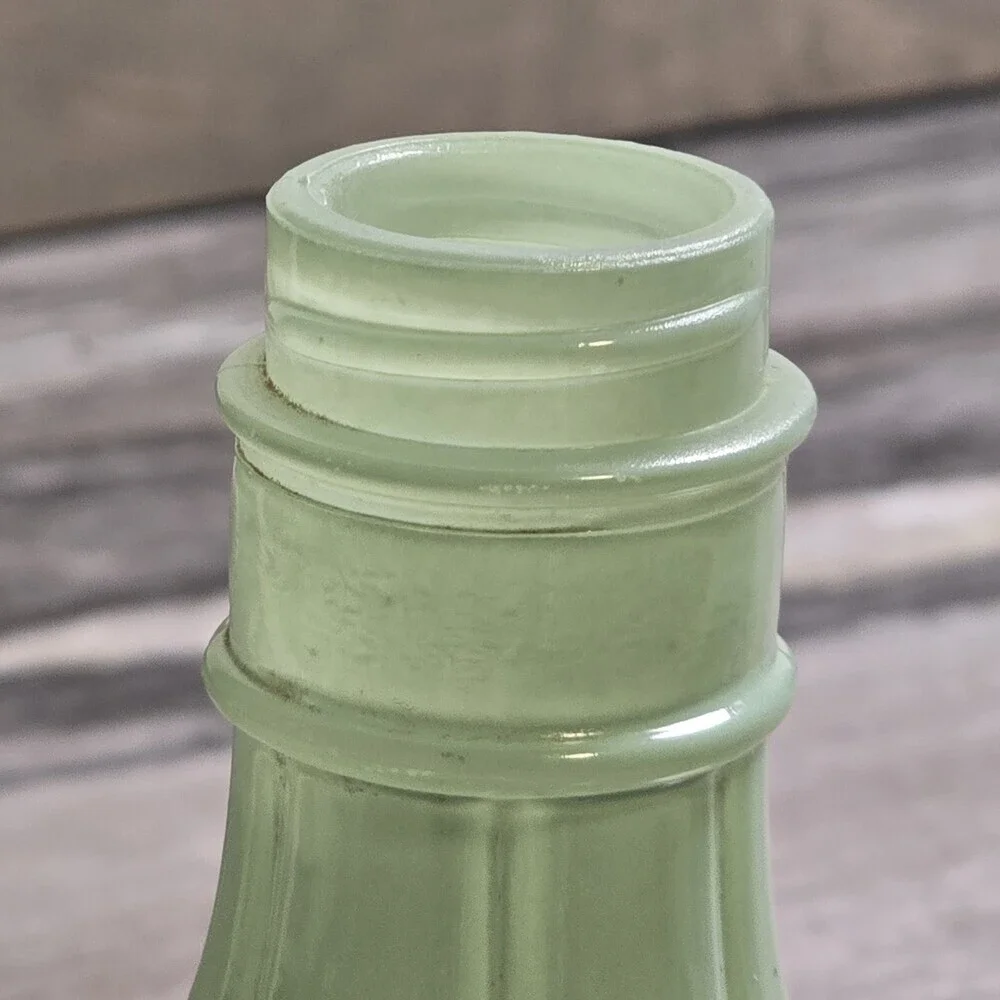 Vintage Jadeite Uranium Glass Powder Jar Shaker Base Art Deco 4” UV Reactive Glo