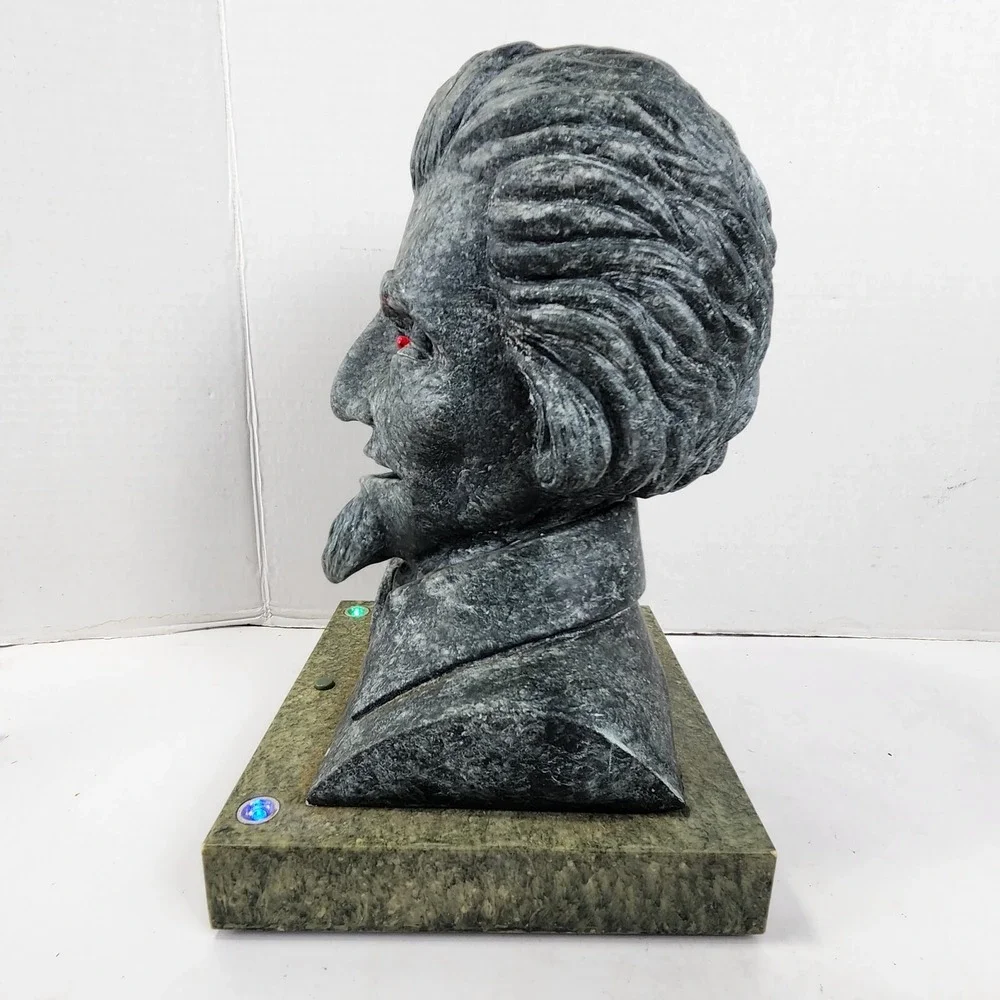 Gemmy spooky statue