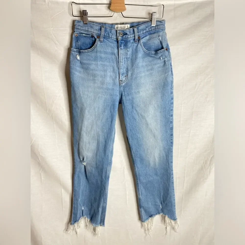 Abercrombie Ultra High Rise‎ Kick Flare 28/6 distressed raw hem denim