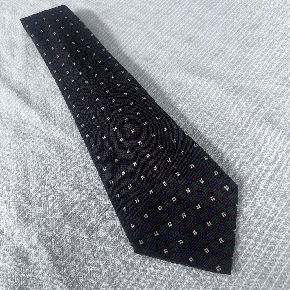 Jos A Bank Handmade Silk Tie Red/green/gold Pattern