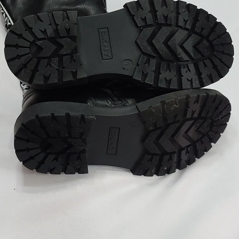 DKNY Girls Boots Black Zips Buckle Accents Chunky Soles Sz 1 EUC‎