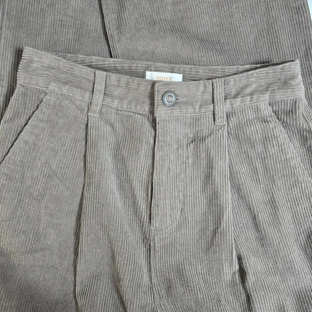 Roark charter corduroy