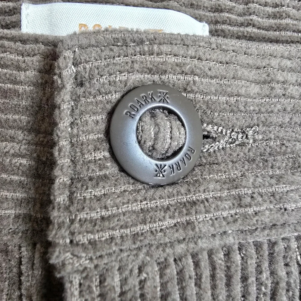 Roark charter corduroy
