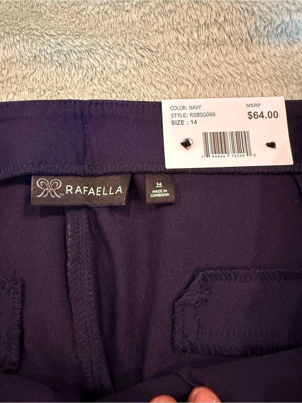 NWT Rafaella Pintuck Crop Pants Women’s Size 14 Navy Pull-On Stretch Pockets