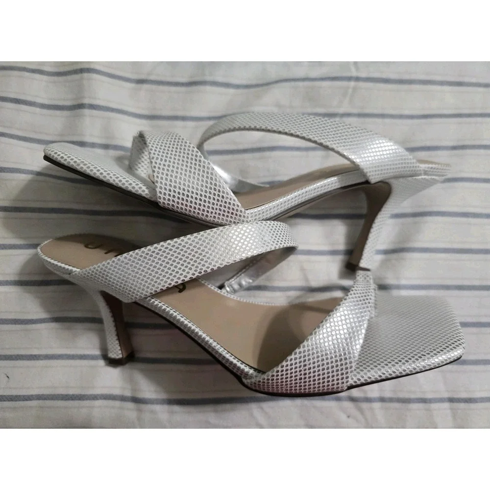 Unisa women white
