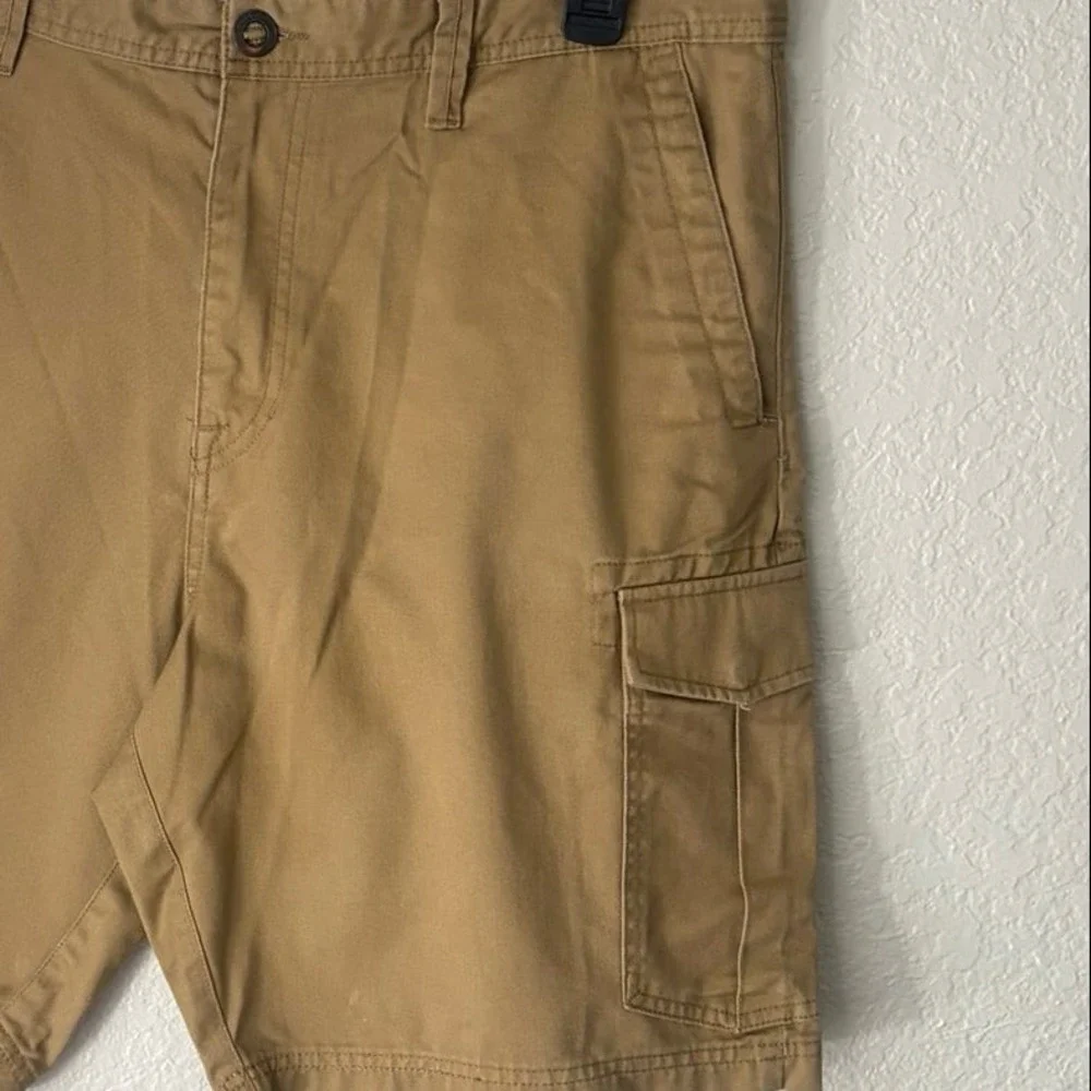 Volcom khaki 21