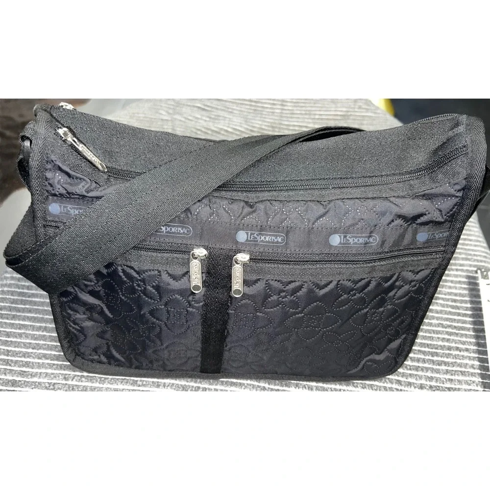 LeSportsac Deluxe Everyday Bag Black Quilted Floral Nylon‎ Crossbody Travel Bag