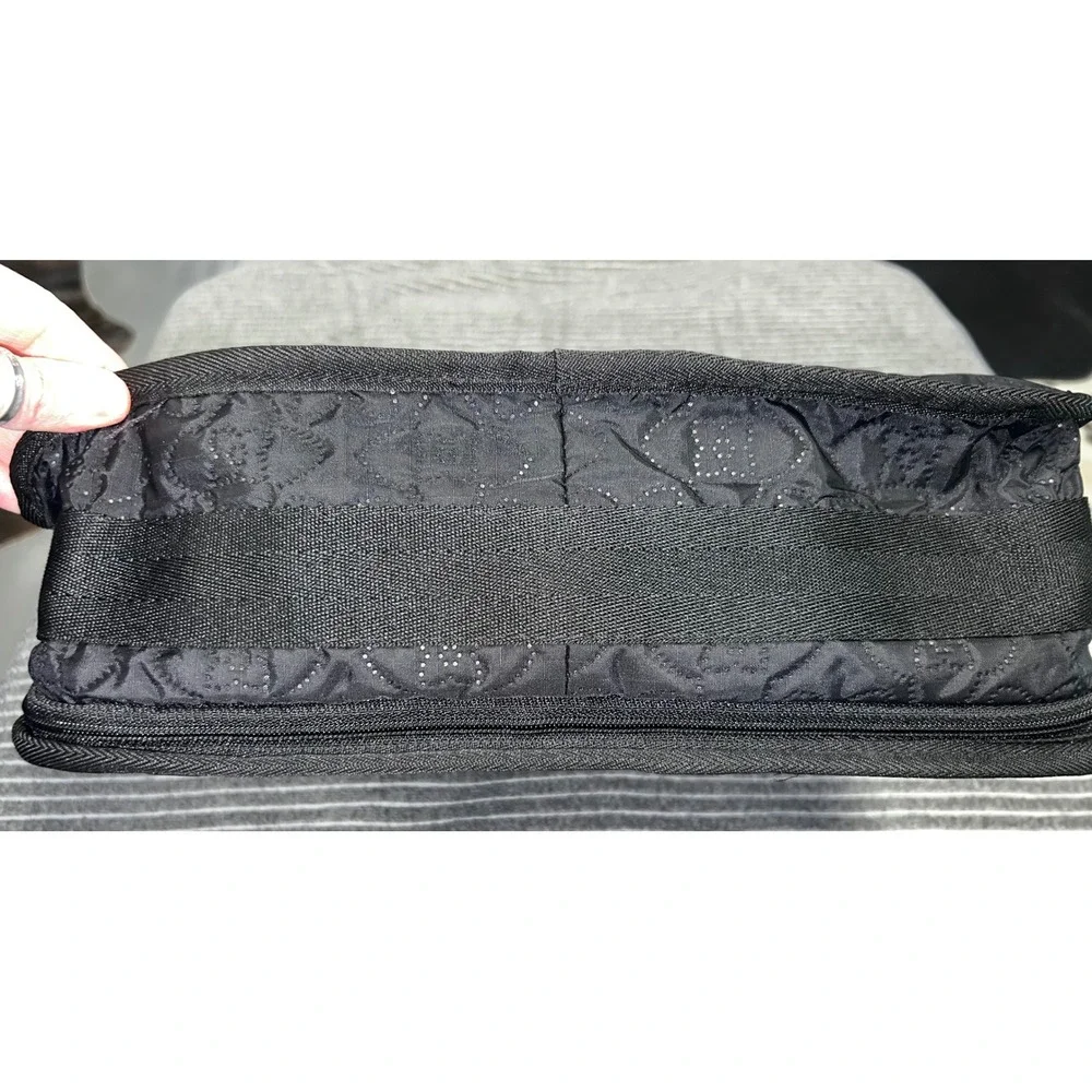 LeSportsac Deluxe Everyday Bag Black Quilted Floral Nylon‎ Crossbody Travel Bag