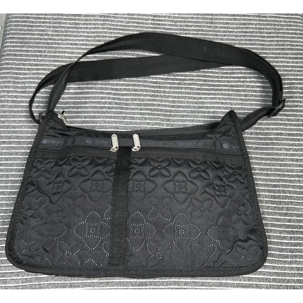 LeSportsac Deluxe Everyday Bag Black Quilted Floral Nylon‎ Crossbody Travel Bag