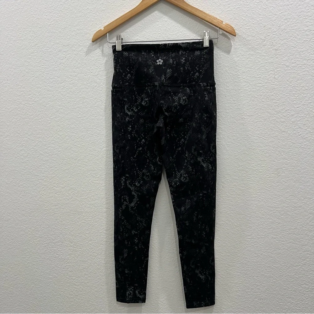Tuff Athletics preowned yoga small