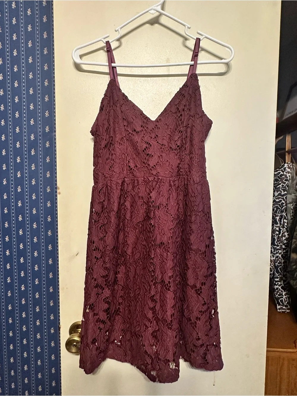 Charlotte Russe Burgundy Lace V-Neck Midi Dress with Spaghetti Straps