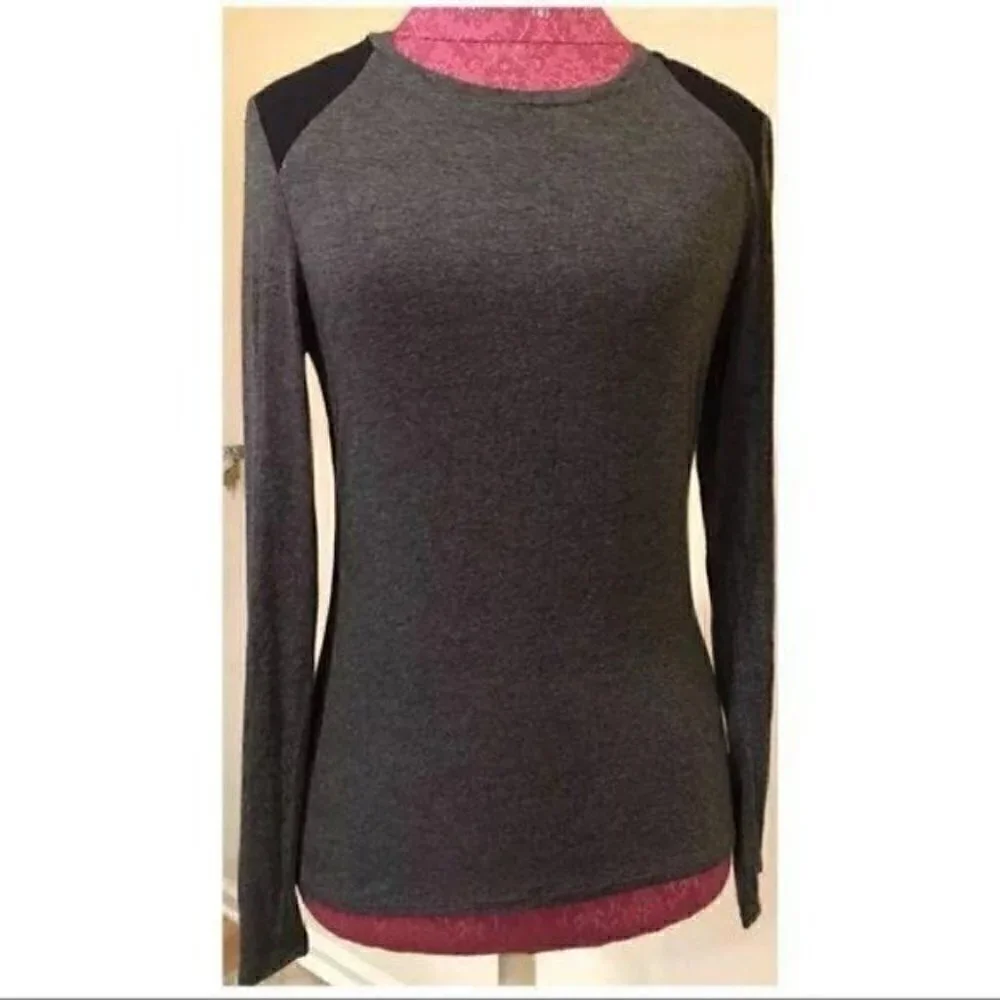 Laundry by Shelli Segal Top medium Shoulder Patch