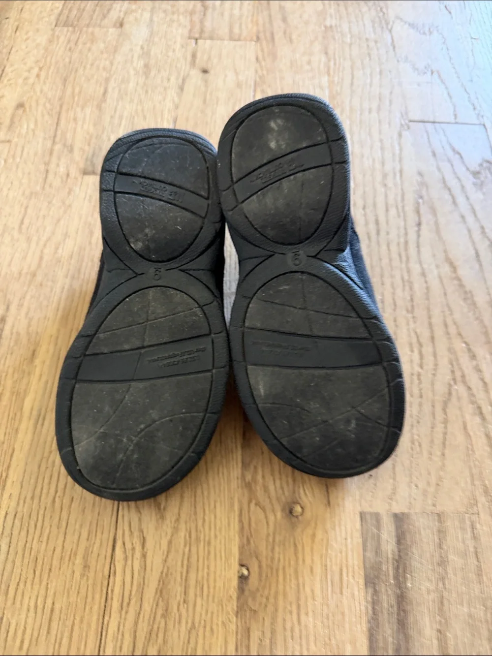 Rugged Outdoors Kids Black Slip-On Suede Comfort‎ Loafers Sneakers Size 9