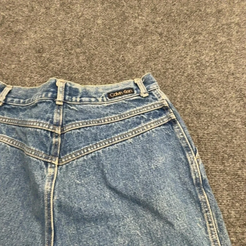 Calvin Klein waist flat