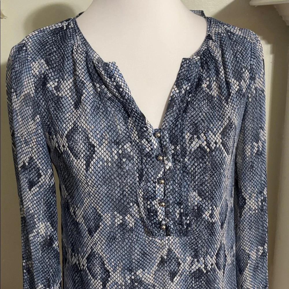 White House Black Market stylish navy