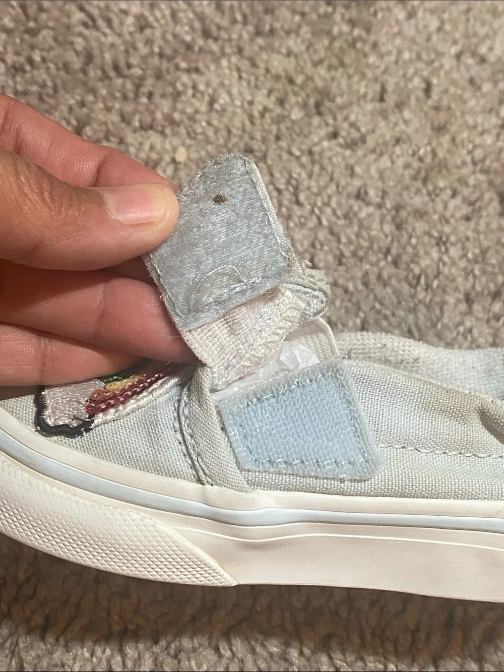 Vans Oldskool Kids White Slip-On Sneakers with Sequined Rainbow size 6 US