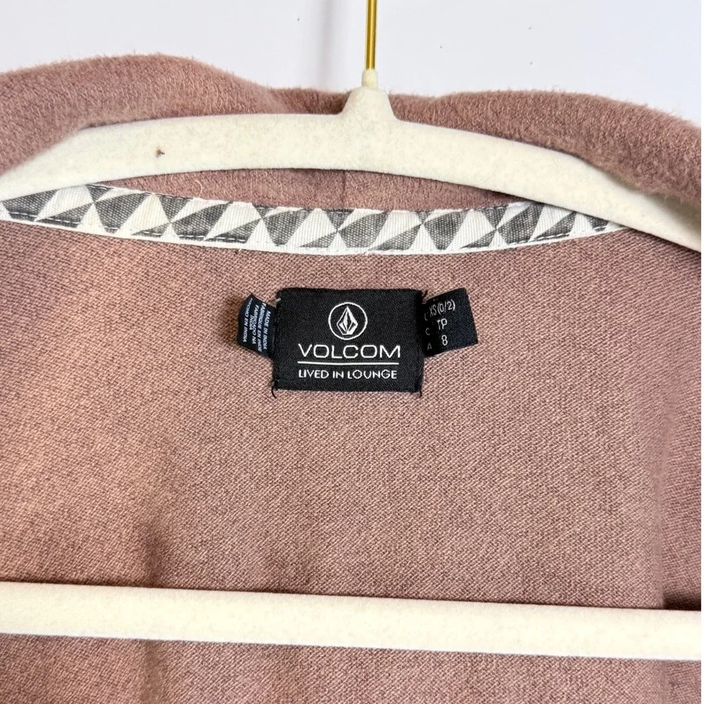 Volcom lived lounge