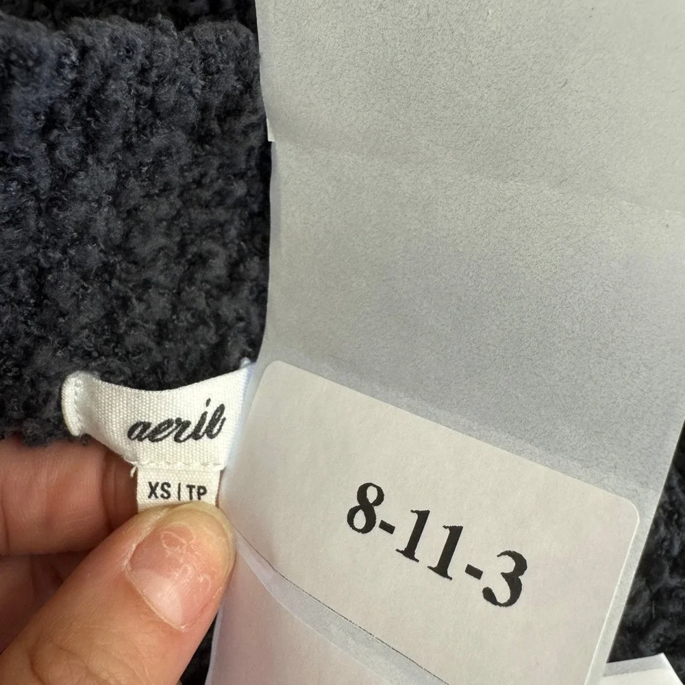 Aerie‎ Sweater Womens XS Black Grey Fuzzy Sherpa Cropped Mock Neck Gorpcore